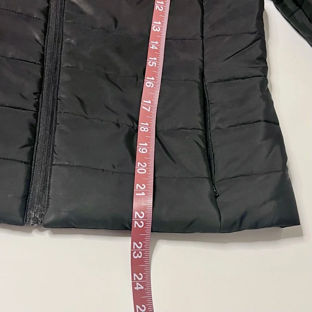 Michael Kors Women’s Black Cropped Puffer Jacket Size Medium